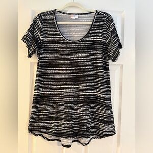 LuLaRoe Classic T Black and White‎ Patterned Short Sleeve Top